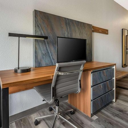 Quality Inn & Suites Μανχάταν Εξωτερικό φωτογραφία