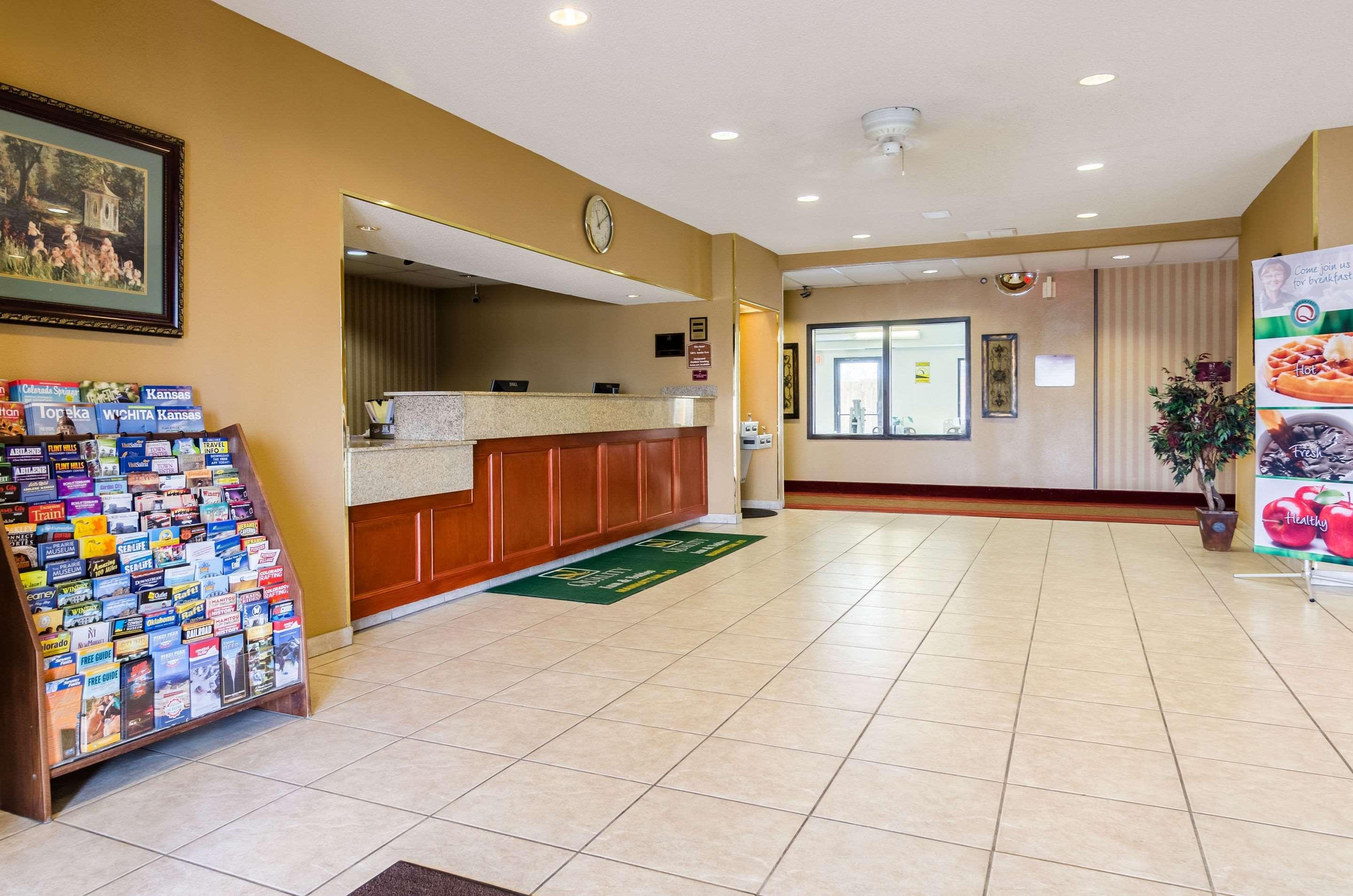 Quality Inn & Suites Μανχάταν Εξωτερικό φωτογραφία