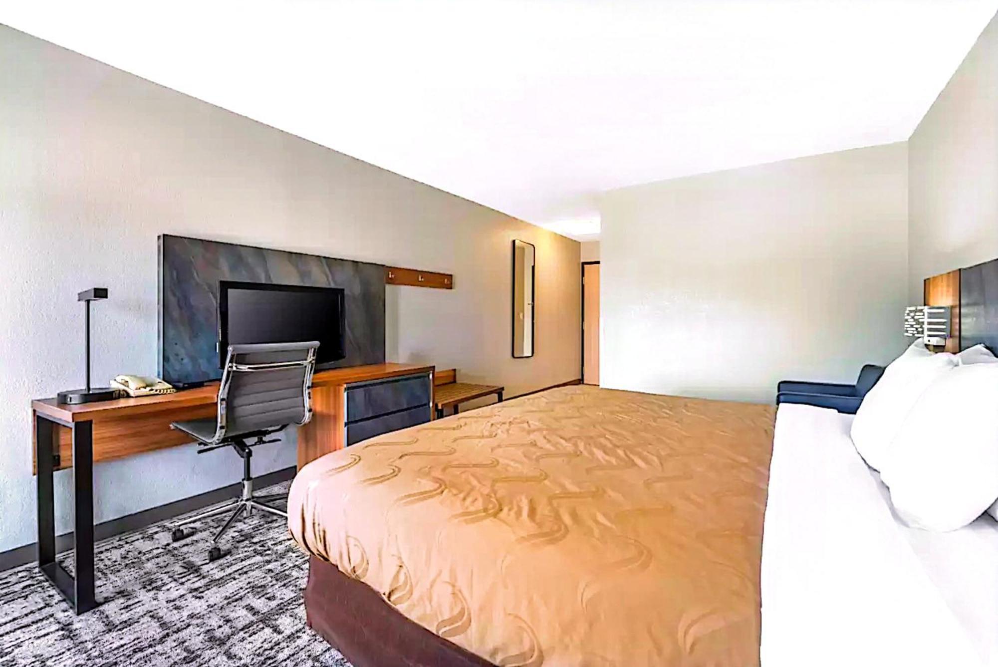 Quality Inn & Suites Μανχάταν Εξωτερικό φωτογραφία