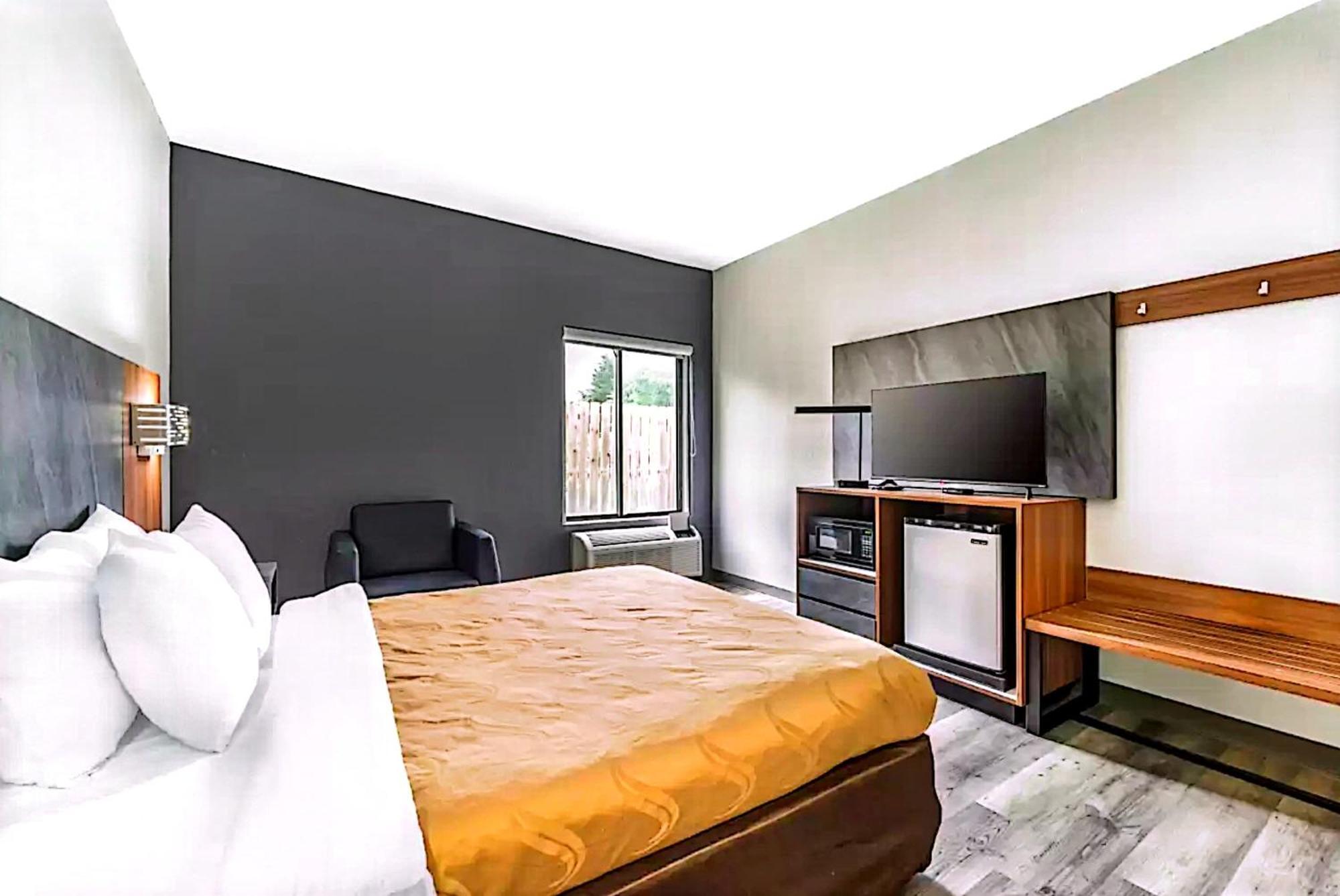Quality Inn & Suites Μανχάταν Εξωτερικό φωτογραφία