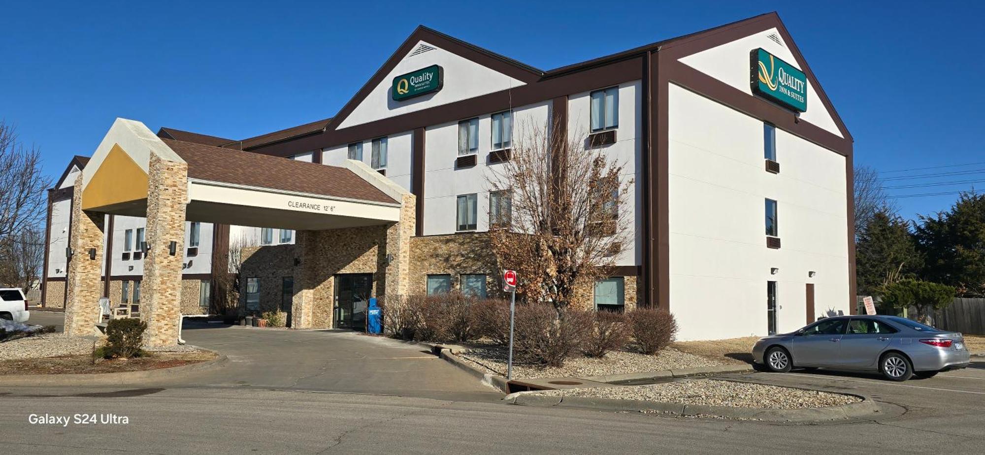 Quality Inn & Suites Μανχάταν Εξωτερικό φωτογραφία