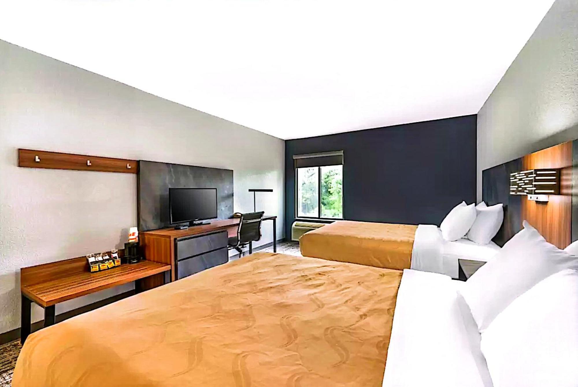 Quality Inn & Suites Μανχάταν Εξωτερικό φωτογραφία