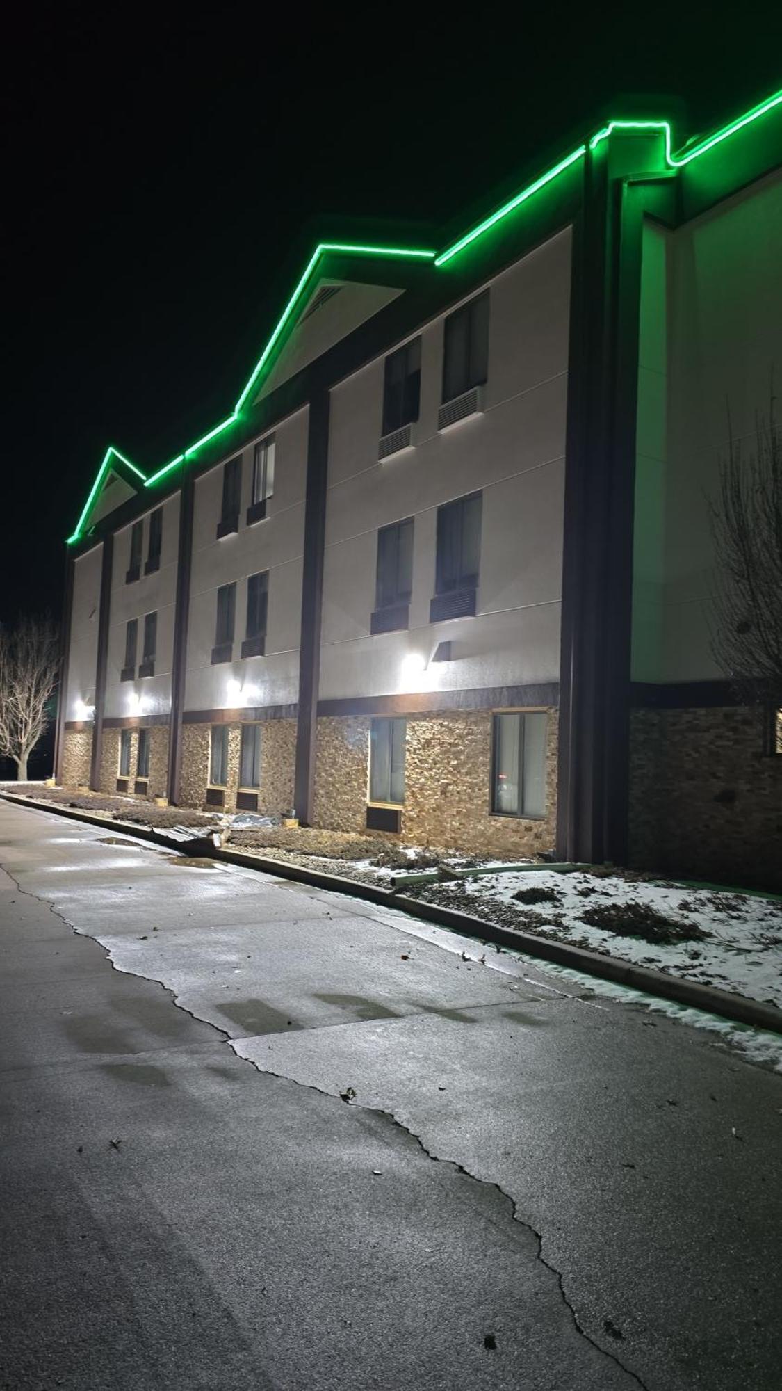 Quality Inn & Suites Μανχάταν Εξωτερικό φωτογραφία
