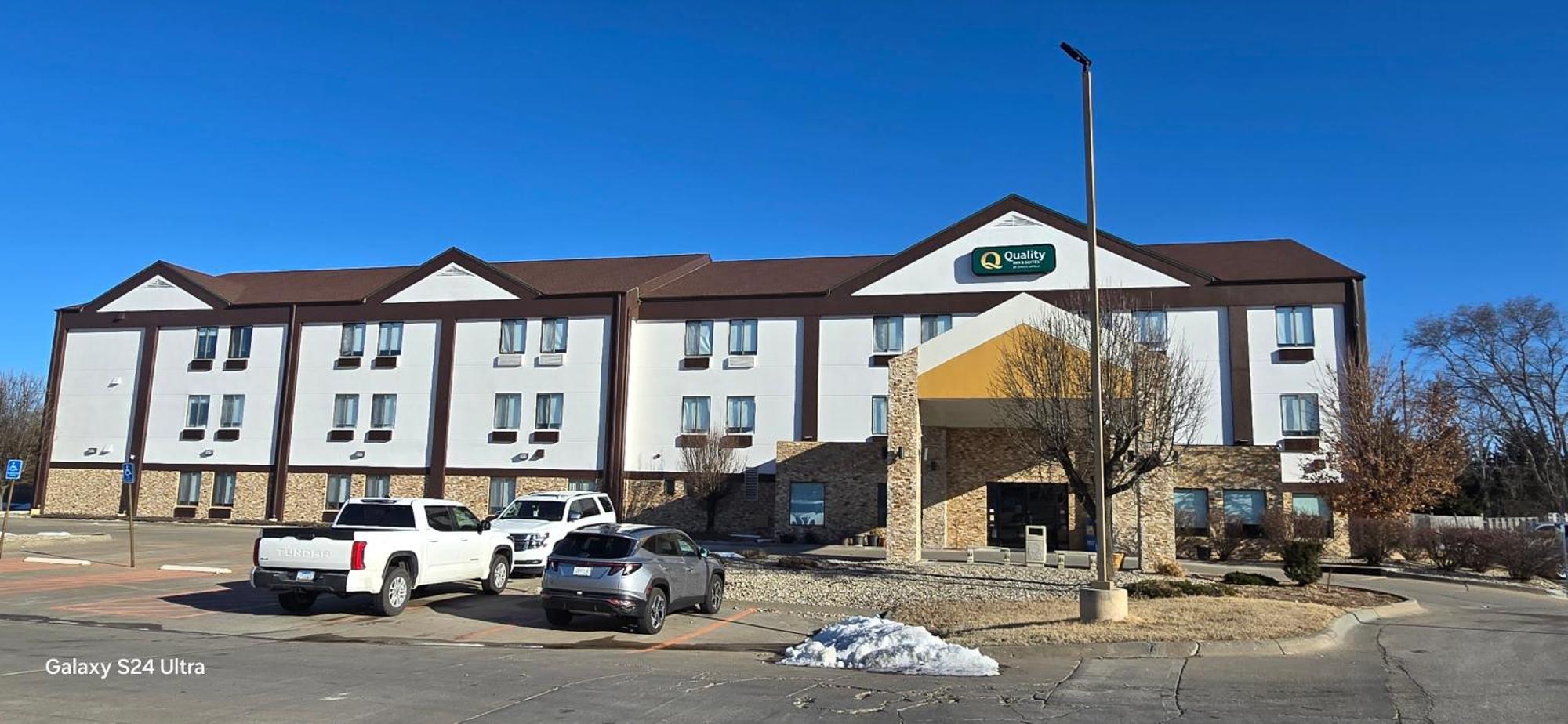 Quality Inn & Suites Μανχάταν Εξωτερικό φωτογραφία