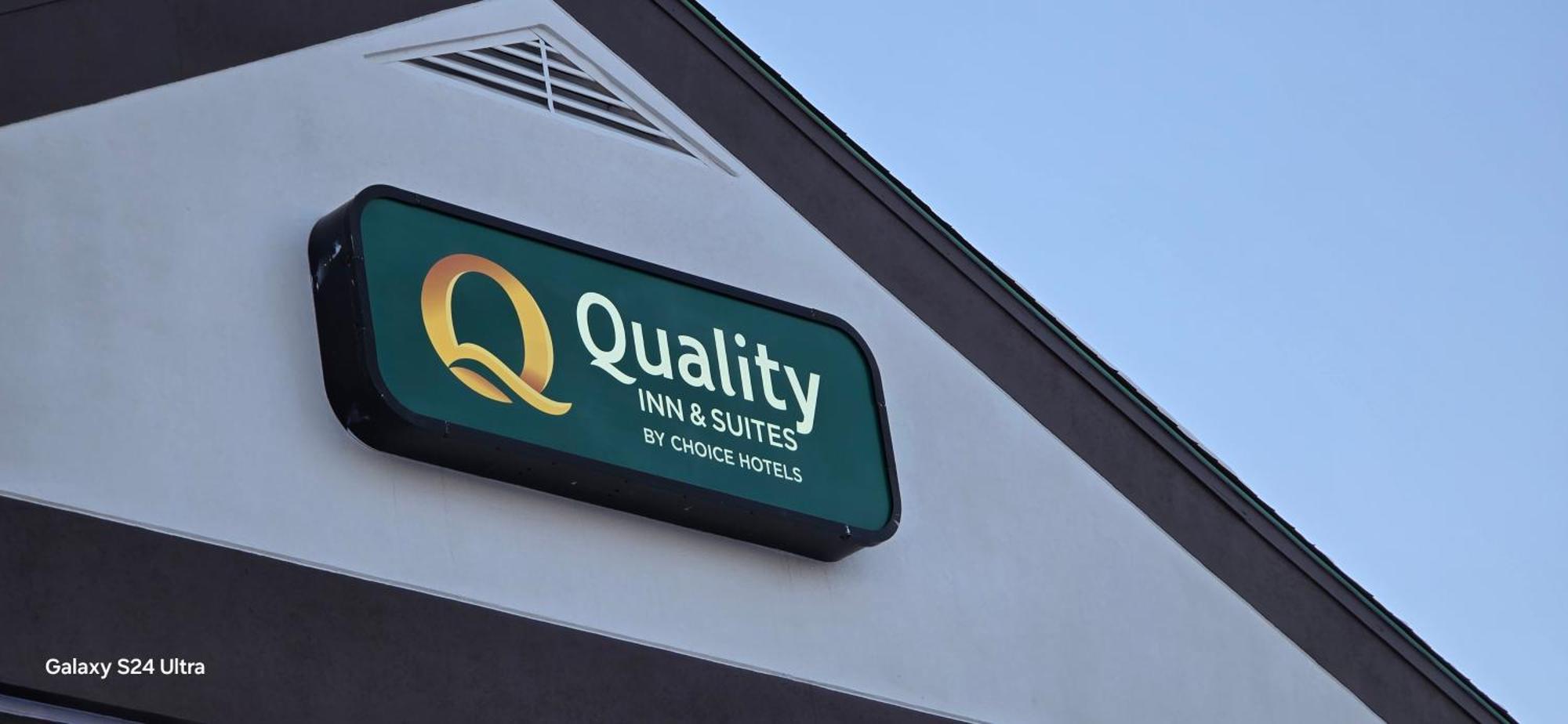 Quality Inn & Suites Μανχάταν Εξωτερικό φωτογραφία
