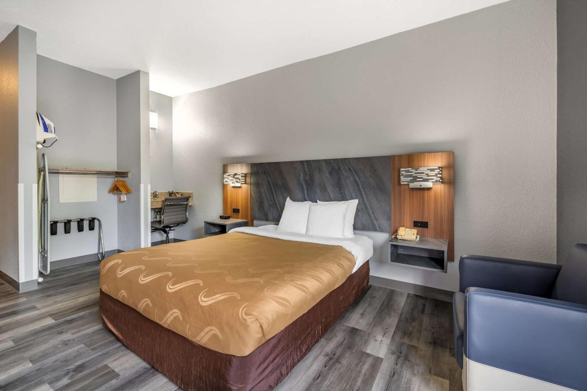 Quality Inn & Suites Μανχάταν Εξωτερικό φωτογραφία
