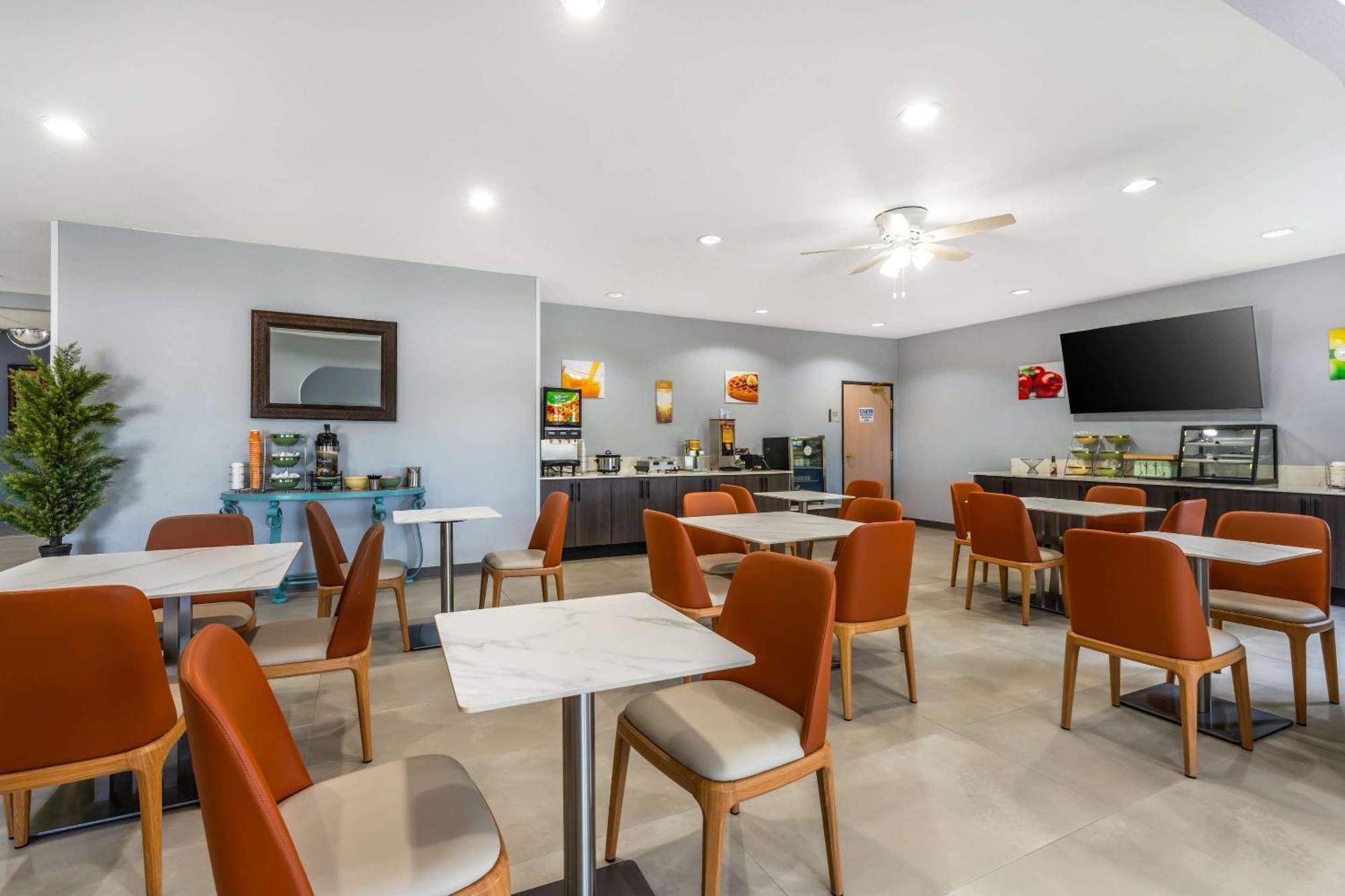 Quality Inn & Suites Μανχάταν Εξωτερικό φωτογραφία