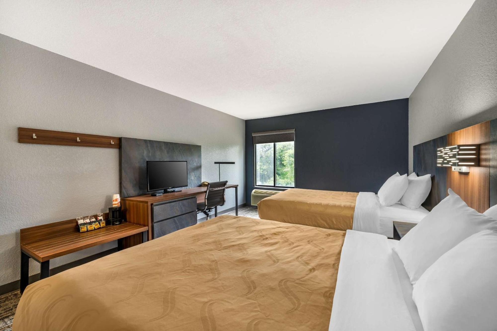 Quality Inn & Suites Μανχάταν Εξωτερικό φωτογραφία