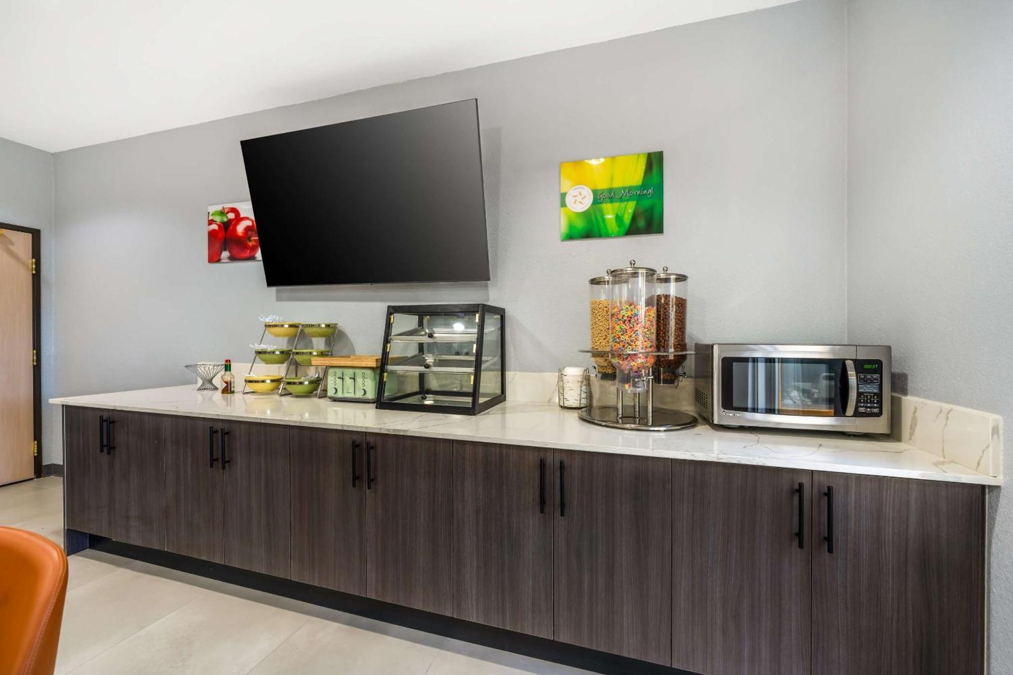 Quality Inn & Suites Μανχάταν Εξωτερικό φωτογραφία