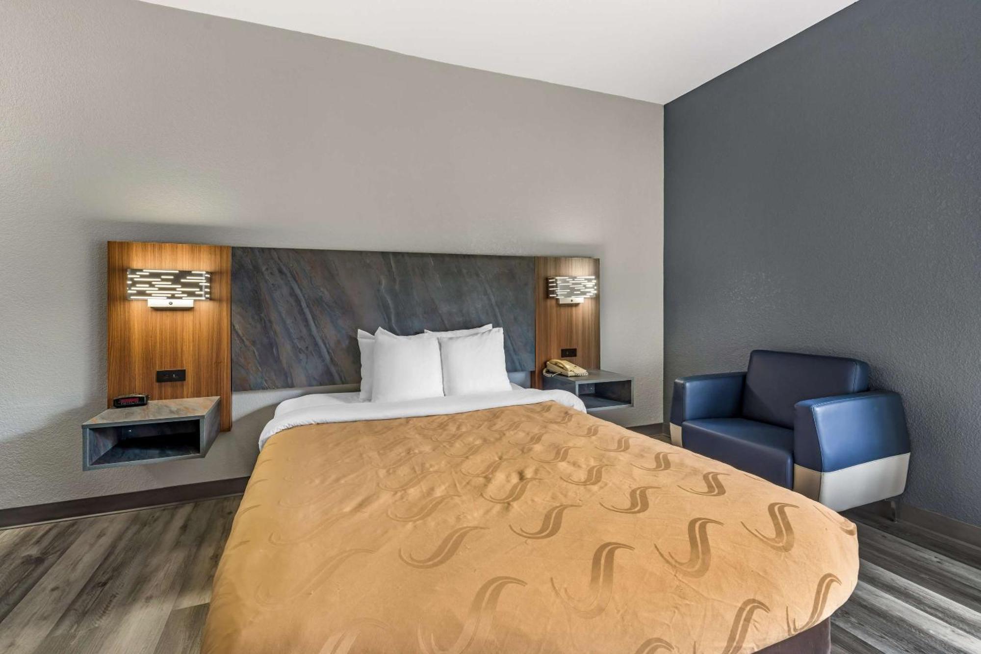 Quality Inn & Suites Μανχάταν Εξωτερικό φωτογραφία