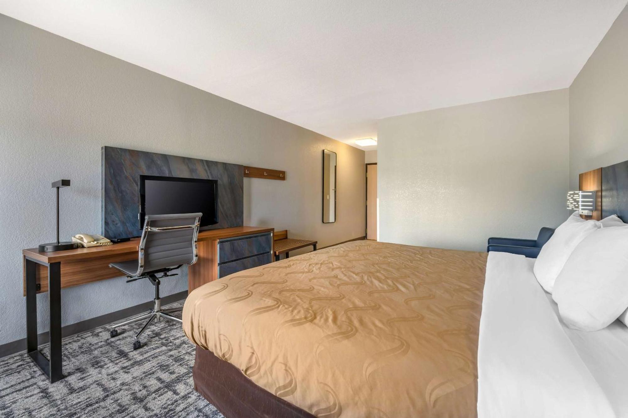 Quality Inn & Suites Μανχάταν Εξωτερικό φωτογραφία